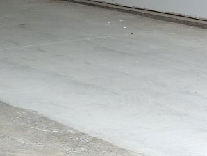 Before & After Garage Floor Epoxy Coatings in Waterbury, CT (1)