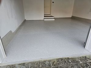 Before & After Garage Floor Coating in Farmington, CT (4)